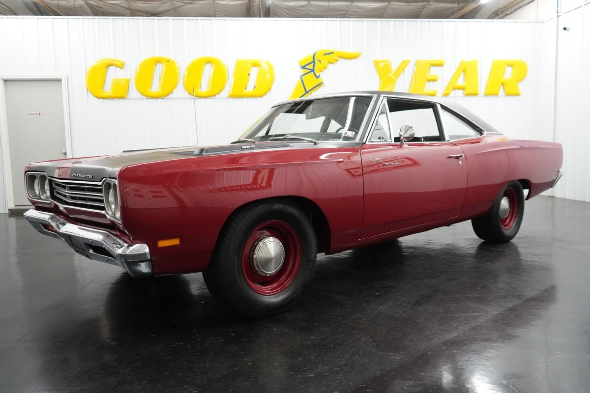 Plymouth-Road-Runner-1969-3