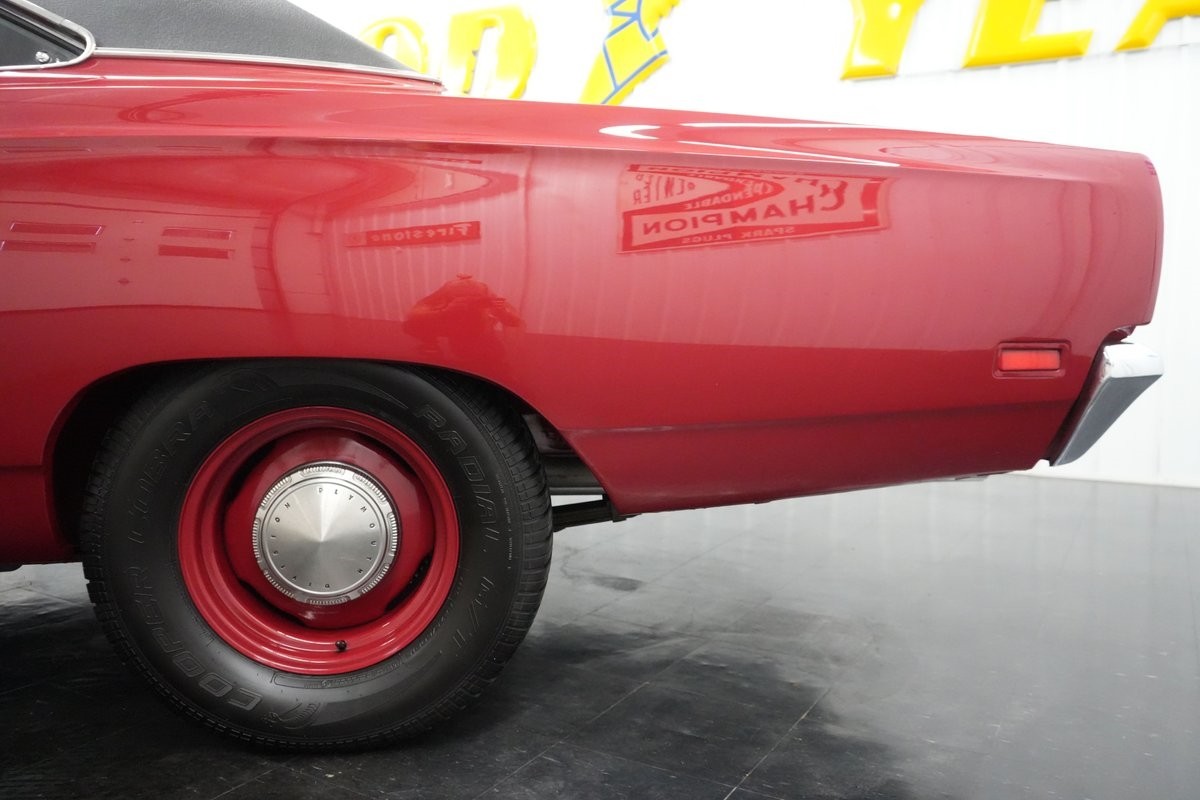 Plymouth-Road-Runner-1969-36