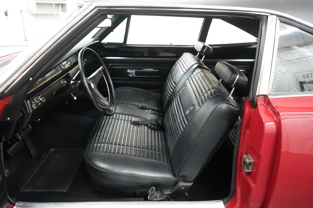 Plymouth-Road-Runner-1969-38