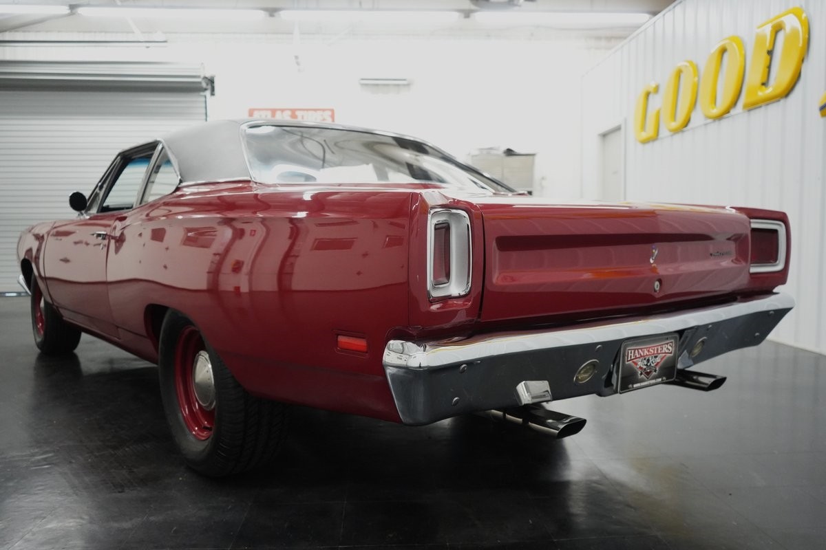 Plymouth-Road-Runner-1969-7