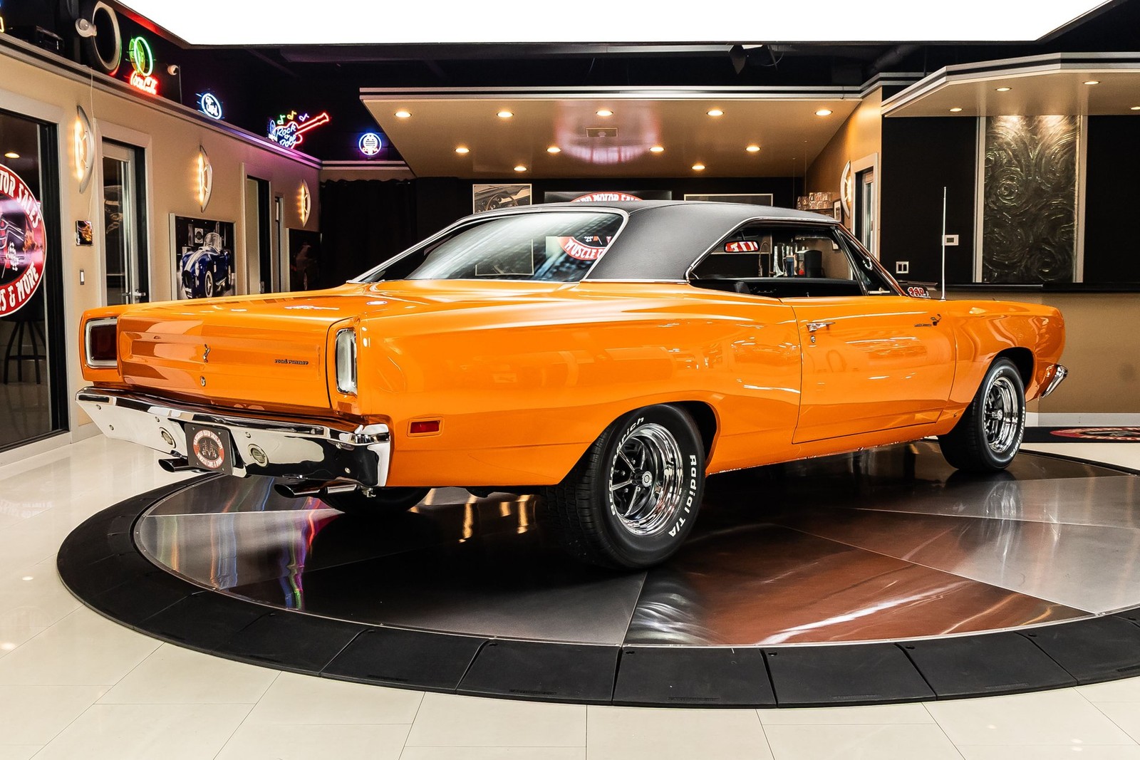Plymouth-Road-Runner-1969-Coupe-12