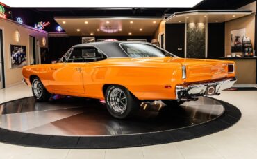 Plymouth-Road-Runner-1969-Coupe-16