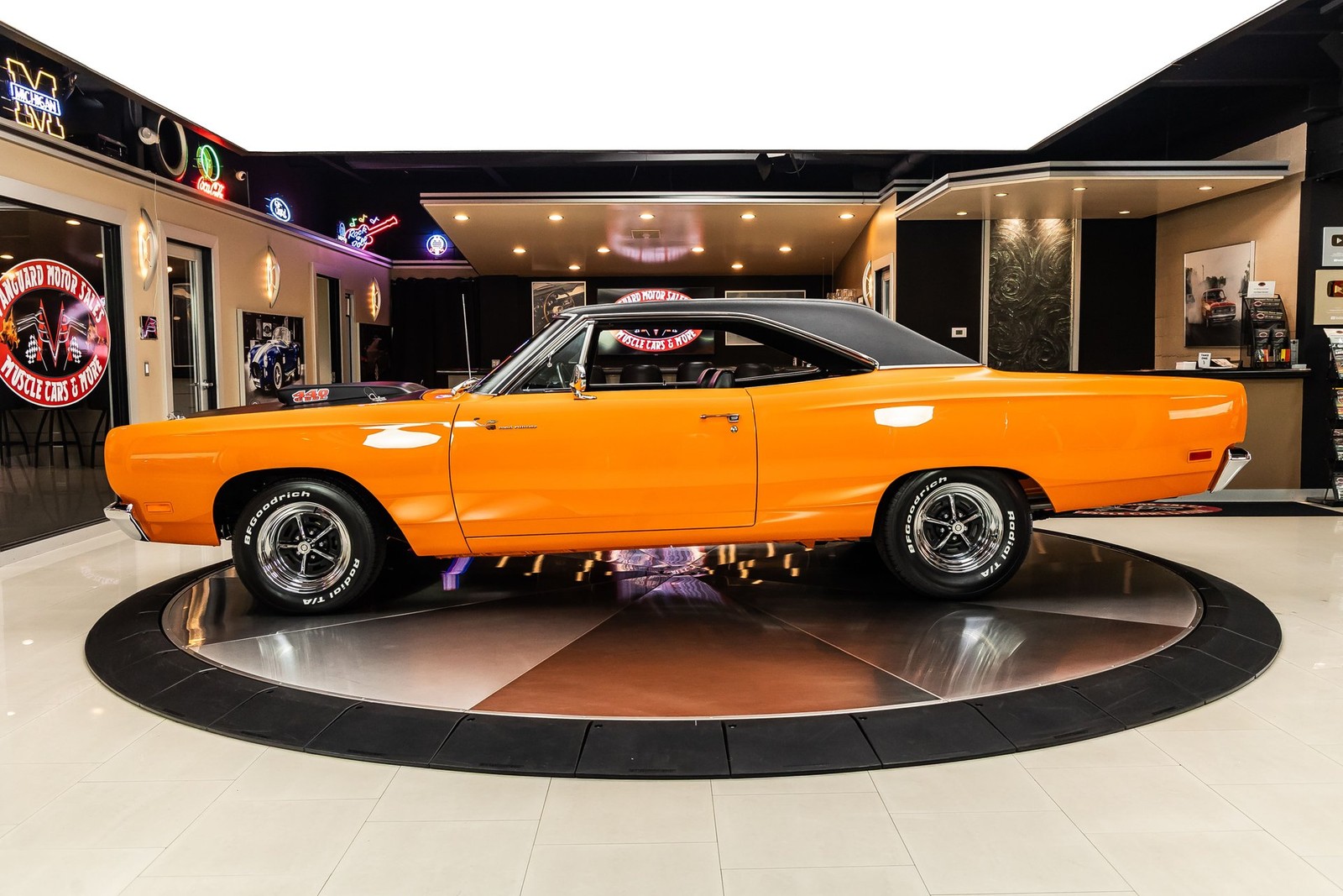 Plymouth-Road-Runner-1969-Coupe-18