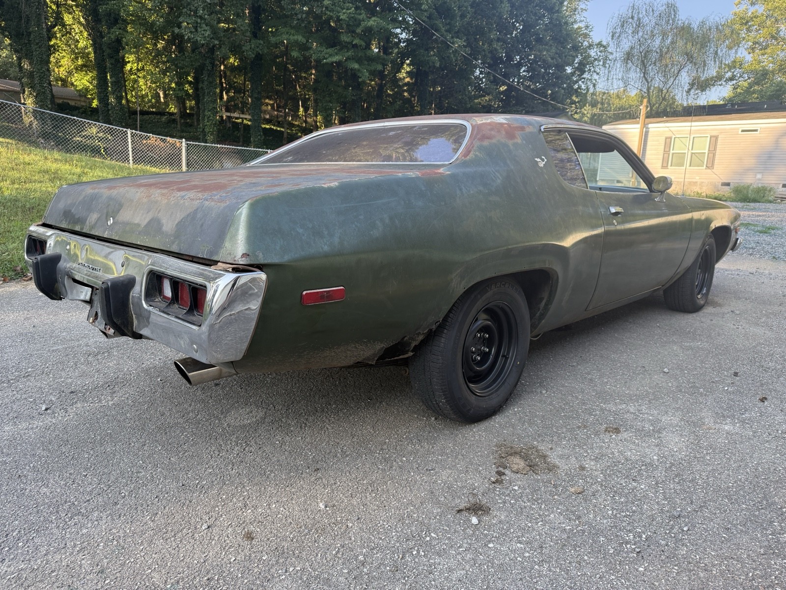 Plymouth-Road-Runner-1973-10