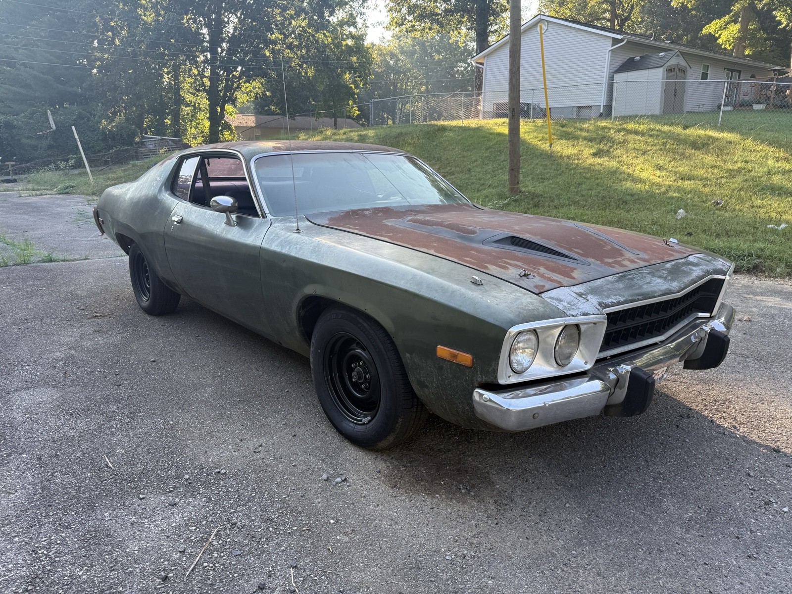 Plymouth-Road-Runner-1973-12