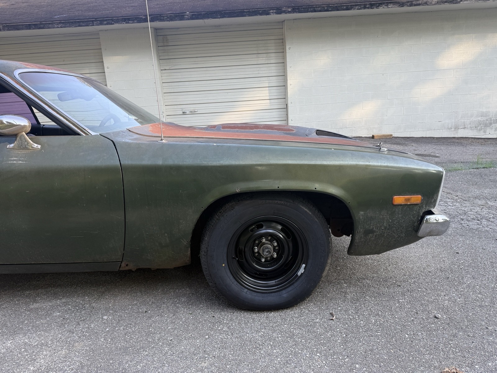 Plymouth-Road-Runner-1973-13