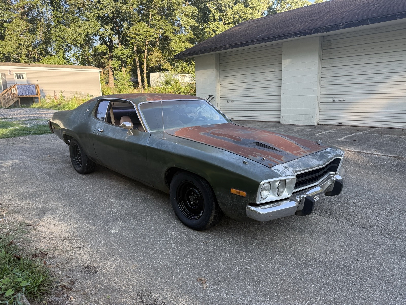 Plymouth-Road-Runner-1973-2