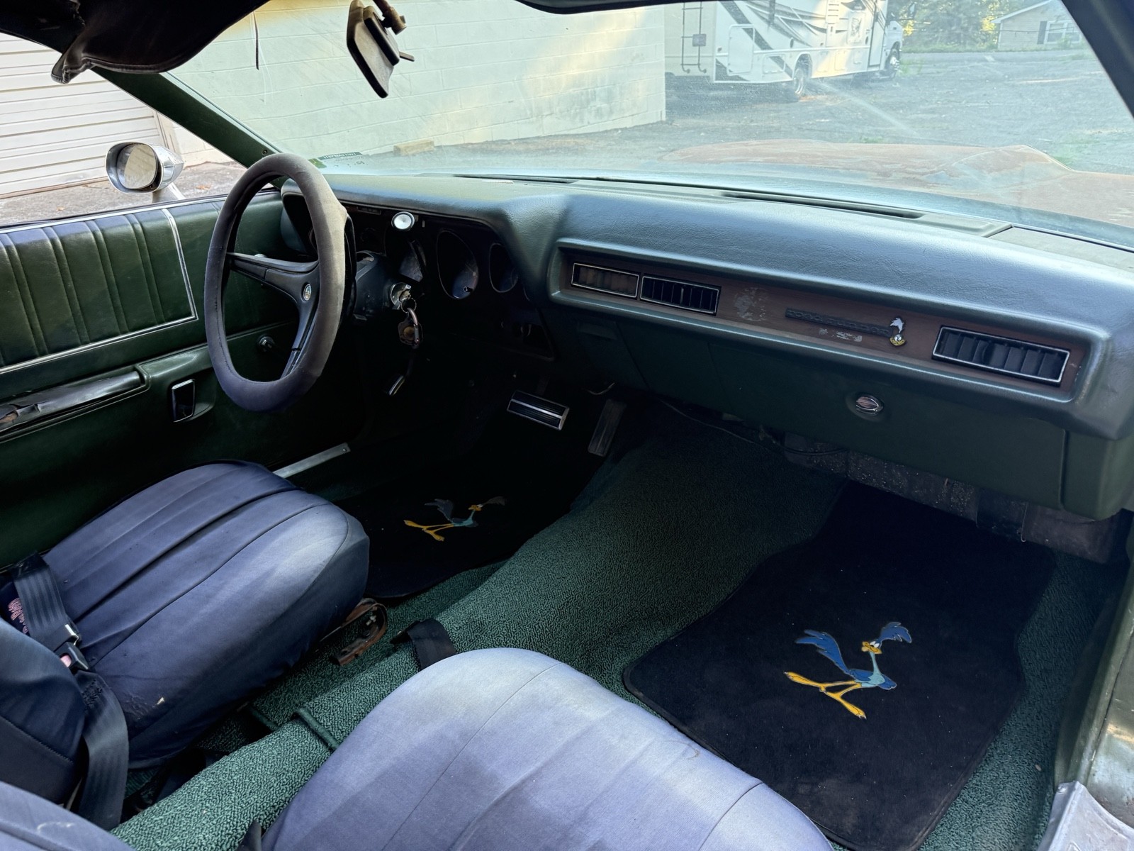 Plymouth-Road-Runner-1973-26