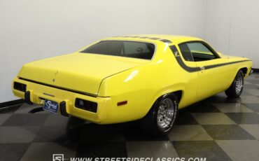 Plymouth-Road-Runner-1973-Coupe-10