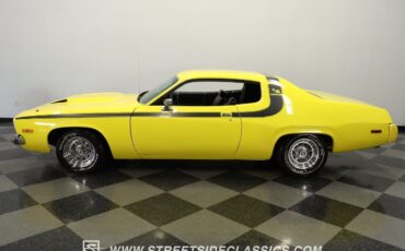 Plymouth-Road-Runner-1973-Coupe-2
