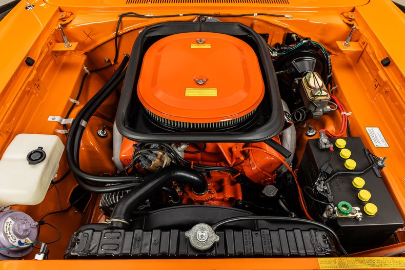 Plymouth-Road-runner-1969-Orange-1