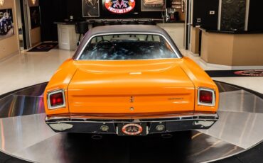 Plymouth-Road-runner-1969-Orange-12