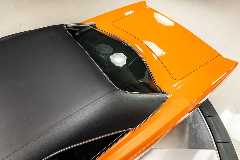 Plymouth-Road-runner-1969-Orange-14