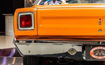 Plymouth-Road-runner-1969-Orange-15