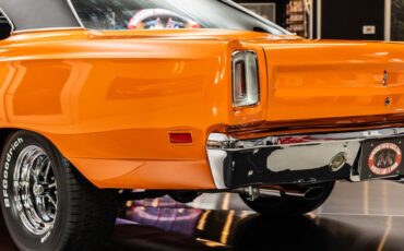 Plymouth-Road-runner-1969-Orange-16