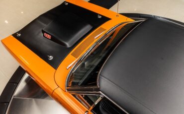 Plymouth-Road-runner-1969-Orange-19