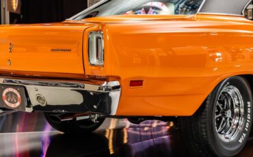 Plymouth-Road-runner-1969-Orange-24