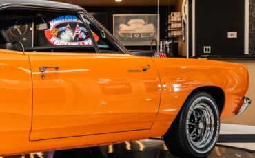 Plymouth-Road-runner-1969-Orange-25