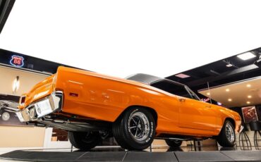 Plymouth-Road-runner-1969-Orange-28