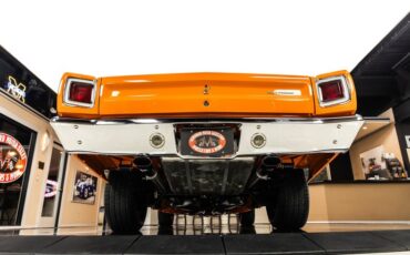 Plymouth-Road-runner-1969-Orange-29