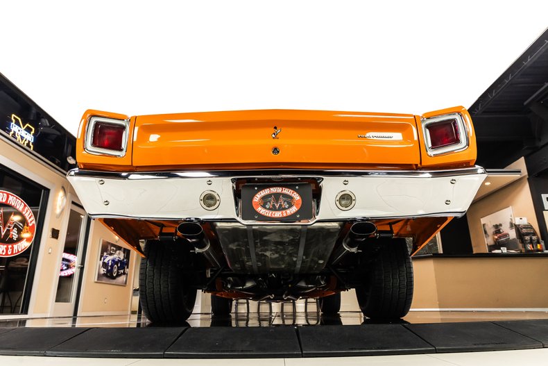Plymouth-Road-runner-1969-Orange-29