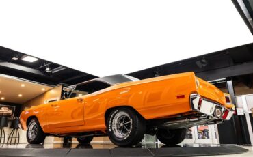 Plymouth-Road-runner-1969-Orange-30