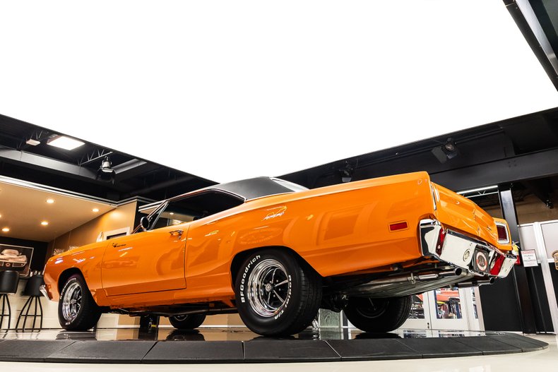 Plymouth-Road-runner-1969-Orange-30