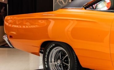 Plymouth-Road-runner-1969-Orange-39