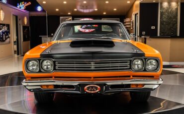 Plymouth-Road-runner-1969-Orange-4