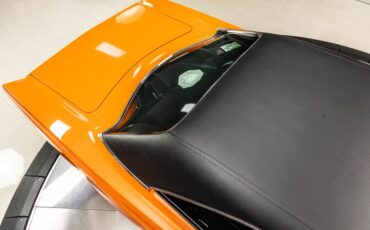Plymouth-Road-runner-1969-Orange-40