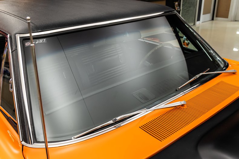 Plymouth-Road-runner-1969-Orange-41
