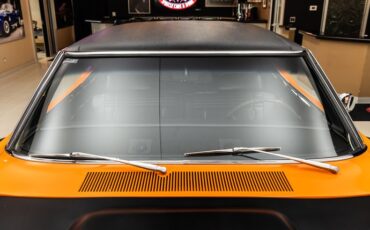 Plymouth-Road-runner-1969-Orange-42
