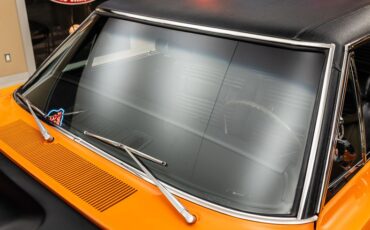 Plymouth-Road-runner-1969-Orange-43