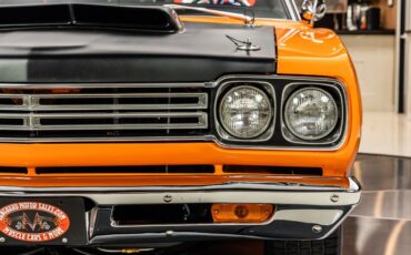 Plymouth-Road-runner-1969-Orange-44