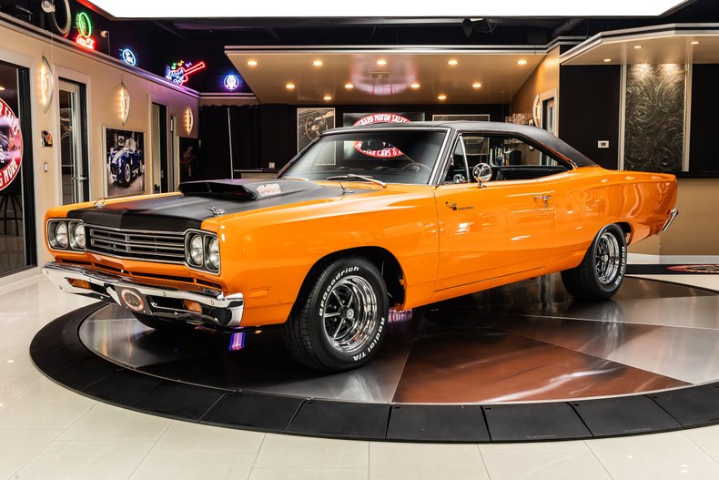 Plymouth-Road-runner-1969-Orange-47