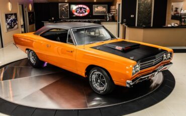 Plymouth-Road-runner-1969-Orange-7