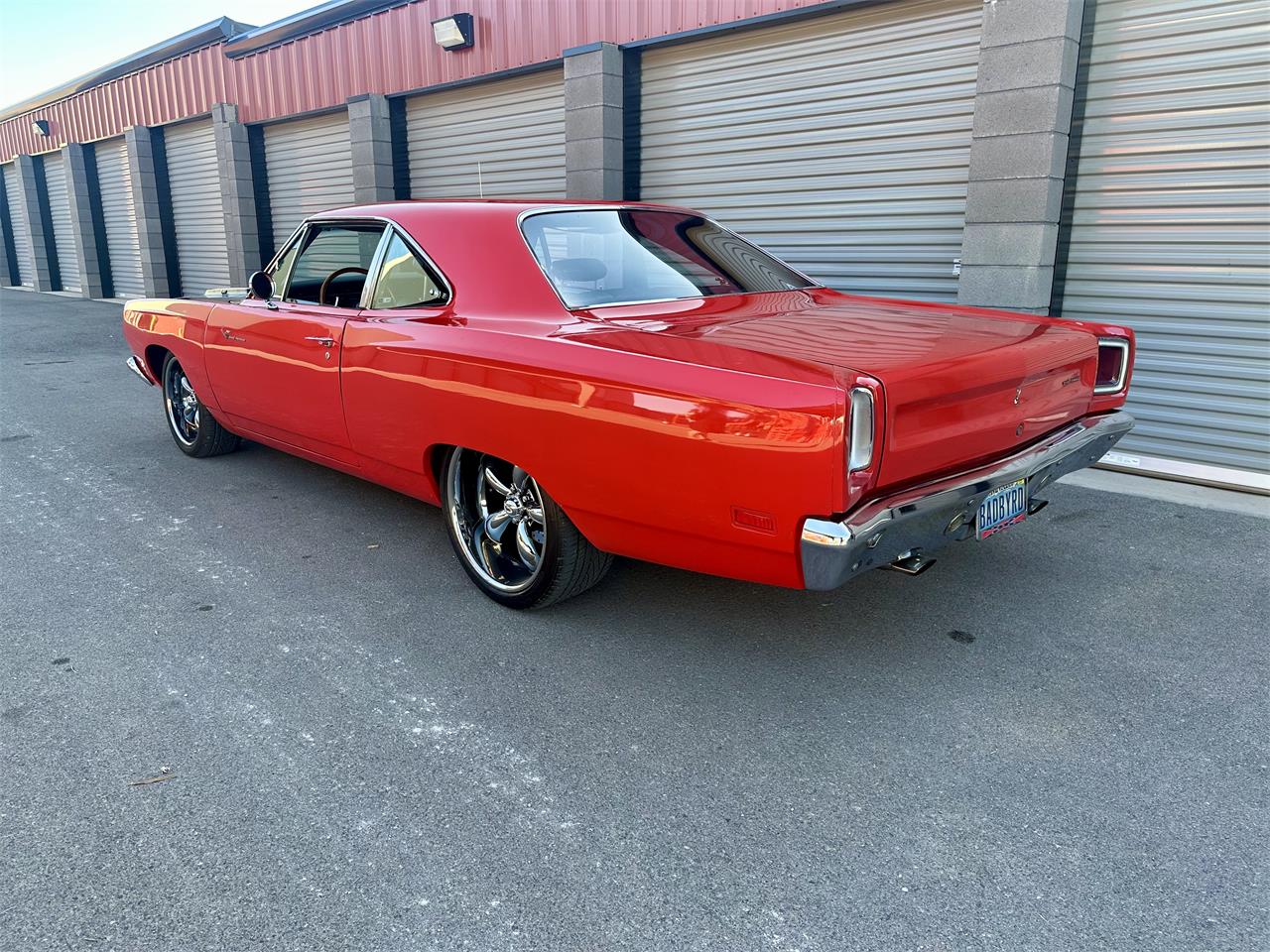 Plymouth-Road-runner-1969-Performance-Red-Black-1