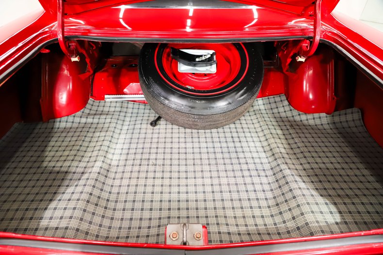 Plymouth-Road-runner-1969-Scorch-Red-Black-19