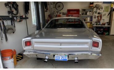Plymouth-Road-runner-1969-Silver-Black-3