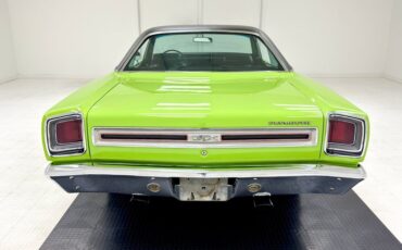 Plymouth-Road-runner-1969-Sublime-Green-Black-11