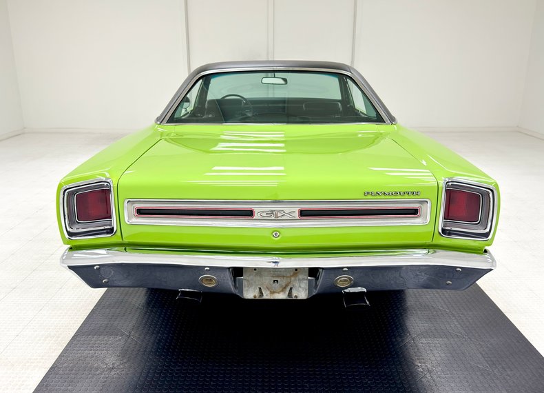 Plymouth-Road-runner-1969-Sublime-Green-Black-11