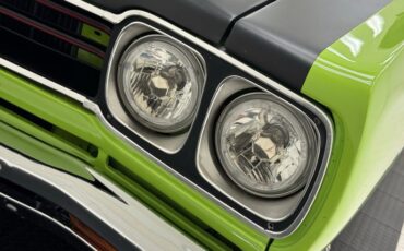 Plymouth-Road-runner-1969-Sublime-Green-Black-15