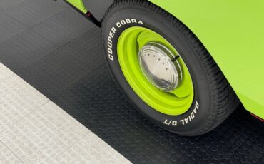 Plymouth-Road-runner-1969-Sublime-Green-Black-16