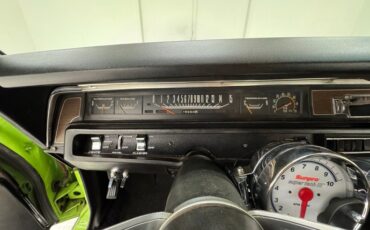 Plymouth-Road-runner-1969-Sublime-Green-Black-4