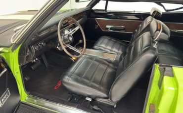 Plymouth-Road-runner-1969-Sublime-Green-Black-40
