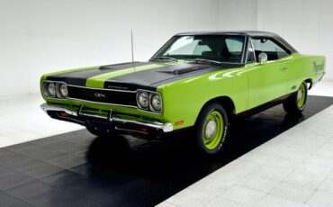 Plymouth-Road-runner-1969-Sublime-Green-Black-8