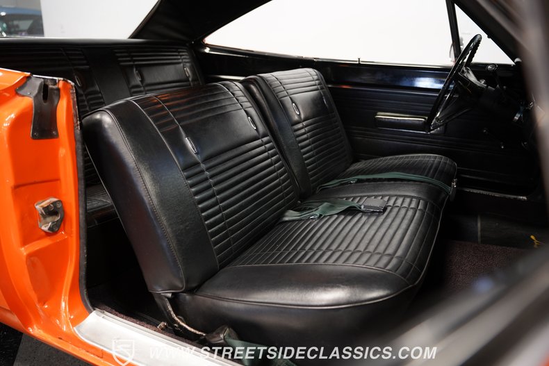Plymouth-Road-runner-1969-Vitamin-C-Black-49