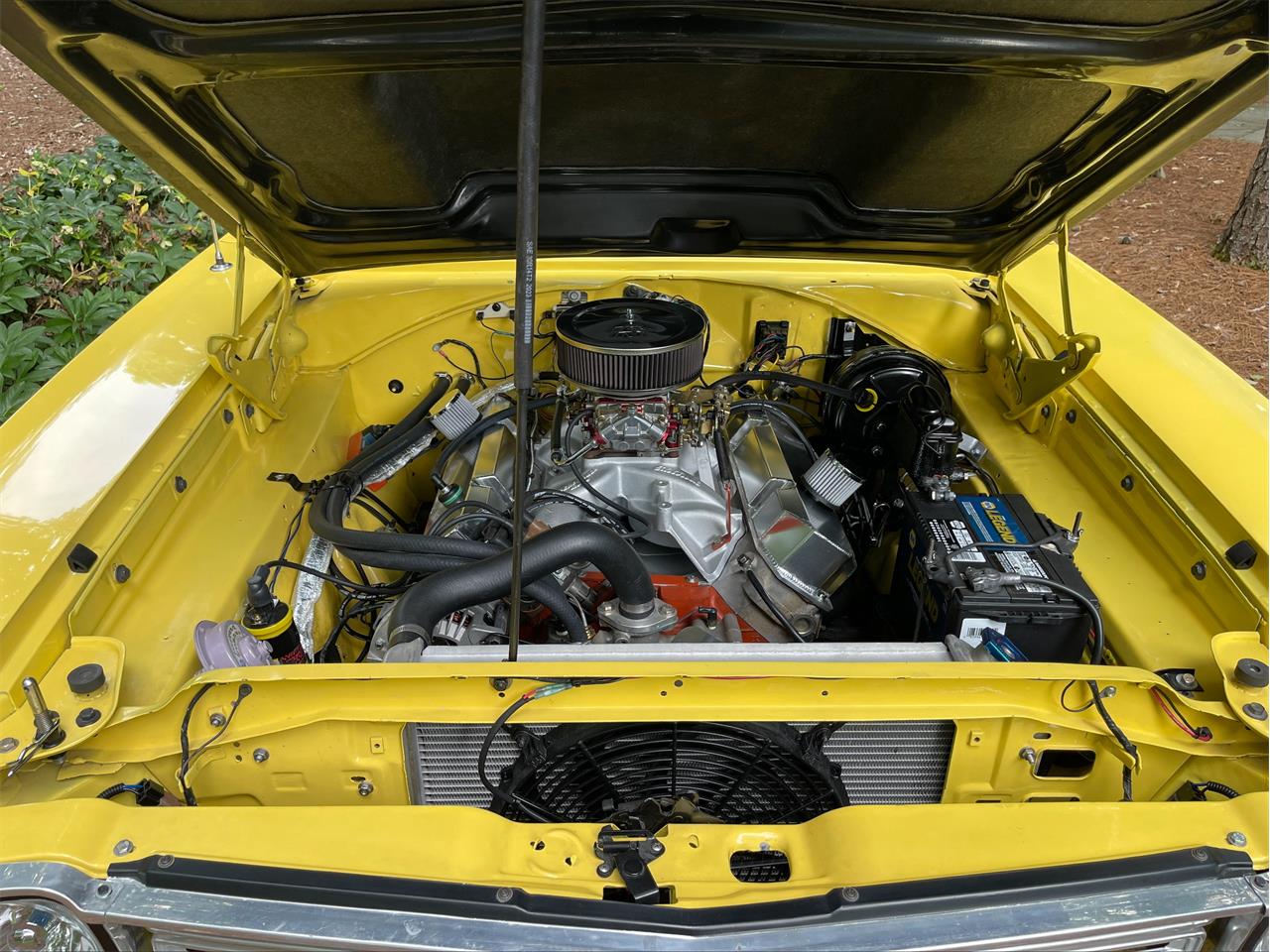 Plymouth-Road-runner-1969-Yellow-Black-17