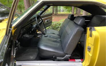 Plymouth-Road-runner-1969-Yellow-Black-2