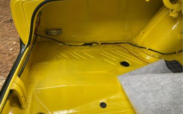 Plymouth-Road-runner-1969-Yellow-Black-20
